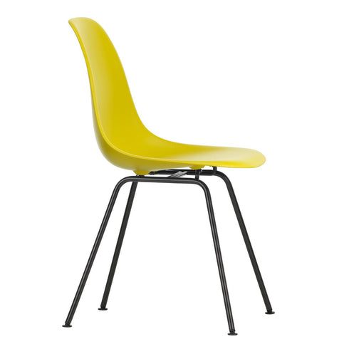 Cadeira Eames em Plástico DSX / Base Preta